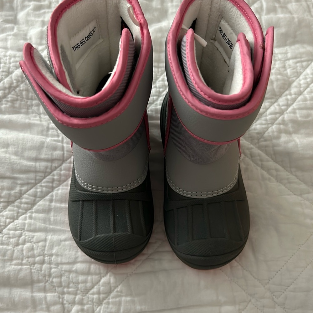 Girls snow boots, worn 1 time! Cat & Jack